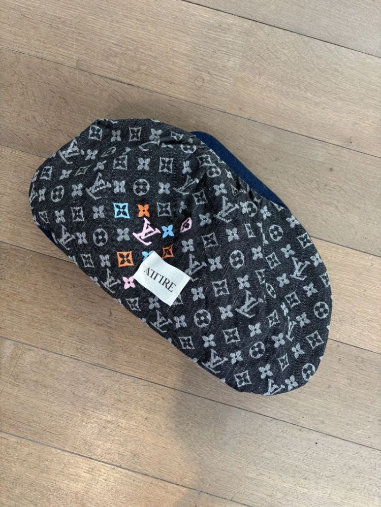  Louis Vuitton Grey