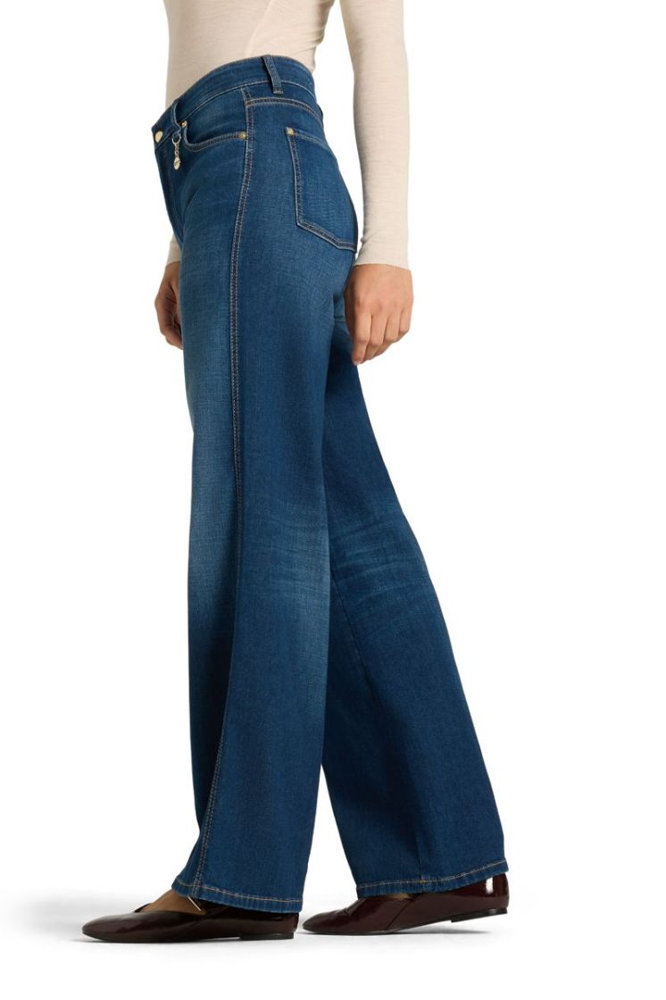 Aimee 5058