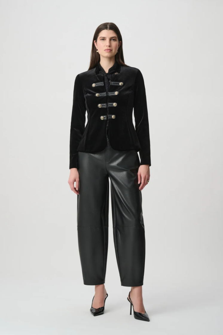   11 Black