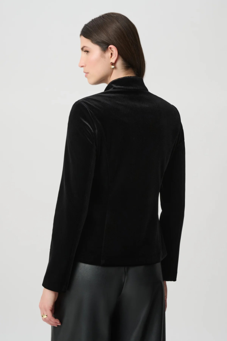   11 Black