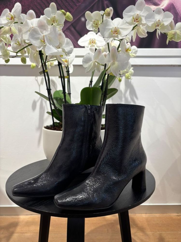  Chloe Ocean