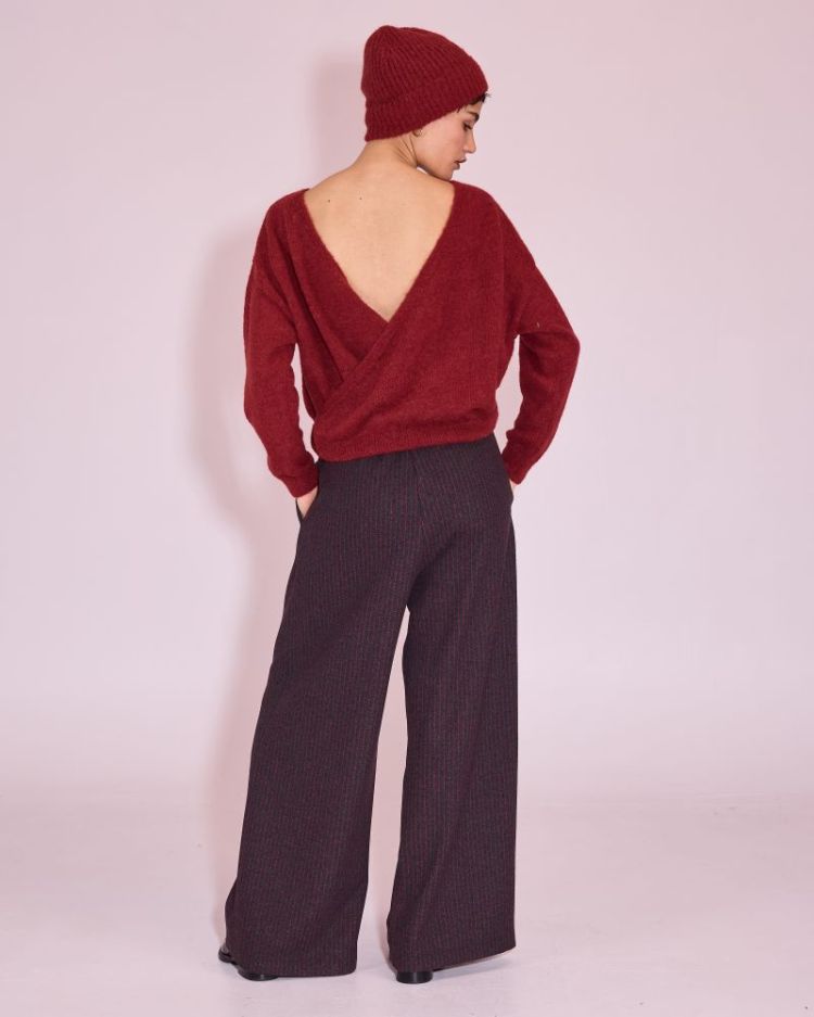   335 Bright Red Stripes
