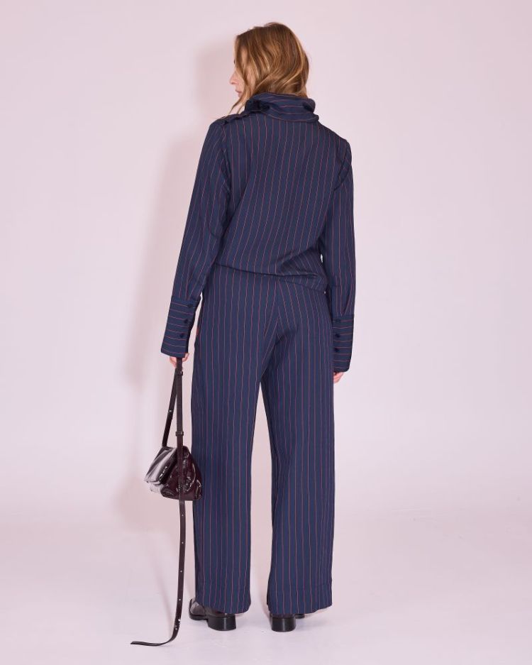   589 Navy / Bright Red
