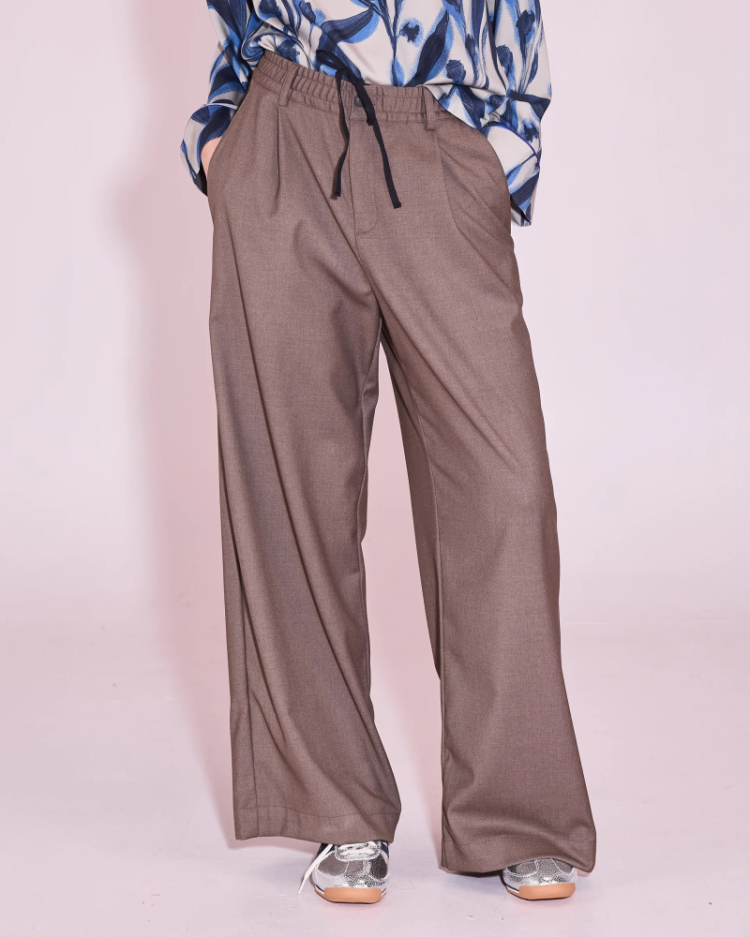   715 Taupe Melee