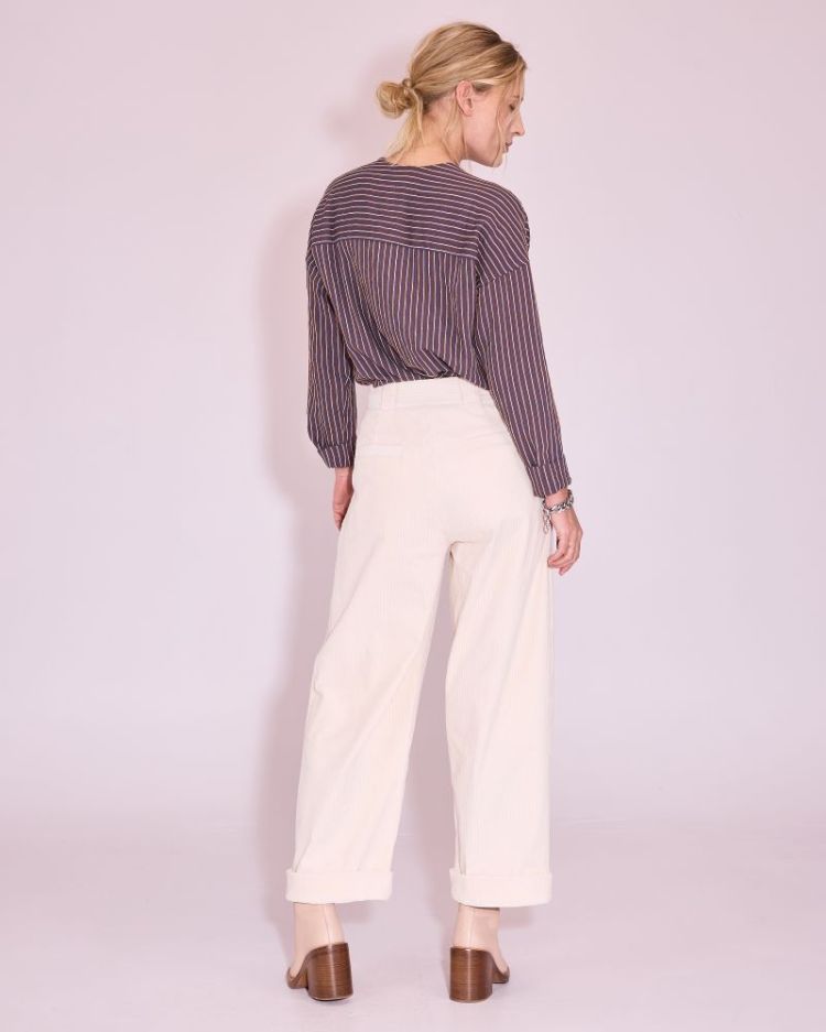   702 Brown / Blue / White