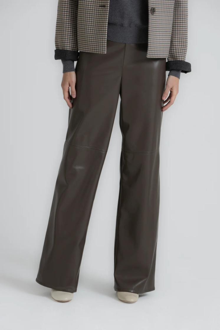   2238 BROWN