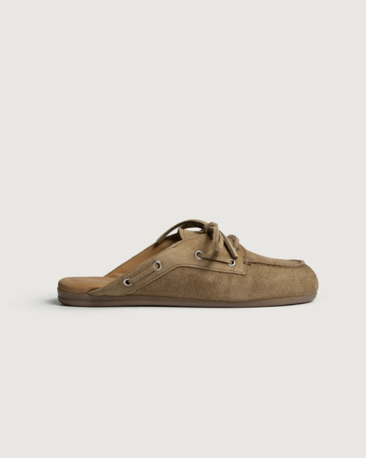 209 Camel