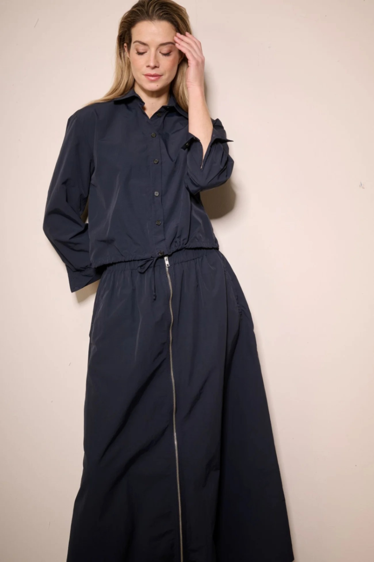  Midnight blue