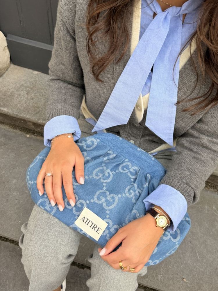  Gucci Blue